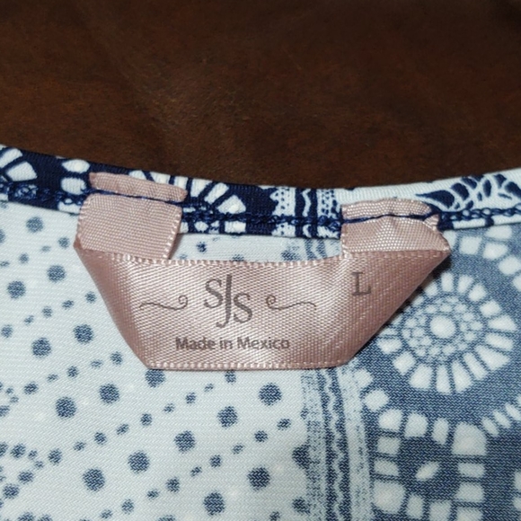 🛍️Sleeveless scoop neck top - Picture 6 of 6